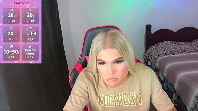 Snapshot of AllisonsweetZ chatting on November 5, 2025, 2:31 pm AllisonsweetZ online show from November 5, 2025, 2:31 pm