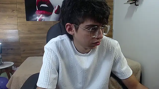 Snapshot of jhoellx chatting on October 18, 2025, 8:00 pm jhoellx online show from October 18, 2025, 8:00 pm