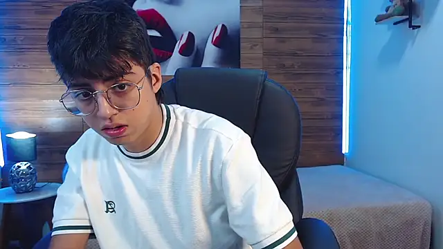 Snapshot of jhoellx chatting on October 15, 2025, 7:55 pm jhoellx online show from October 15, 2025, 7:55 pm