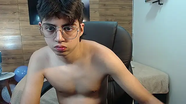 Snapshot of jhoellx chatting on October 11, 2025, 7:37 pm jhoellx online show from October 11, 2025, 7:37 pm