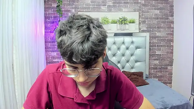 Snapshot of jhoellx chatting on October 17, 2025, 9:16 pm jhoellx online show from October 17, 2025, 9:16 pm