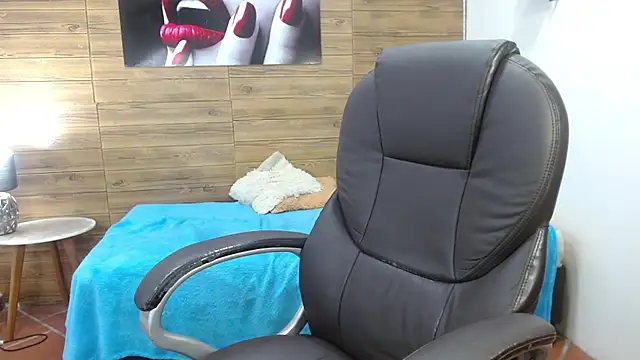 Snapshot of jhoellx chatting on December 13, 2025, 8:04 pm jhoellx online show from December 13, 2025, 8:04 pm