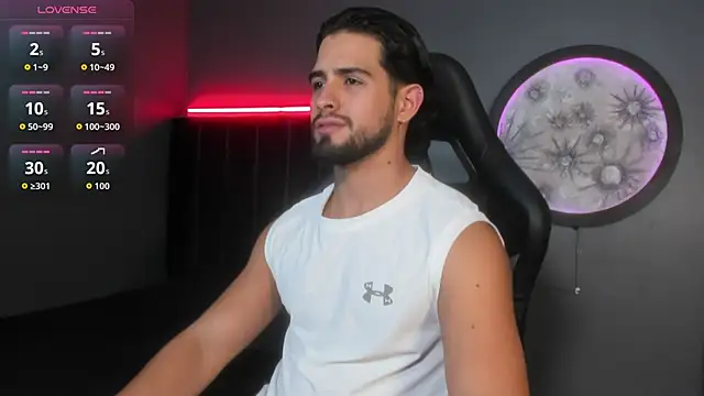 Snapshot of khriss_brown chatting on December 15, 2025, 10:04 pm khriss brown online show from December 15, 2025, 10:04 pm