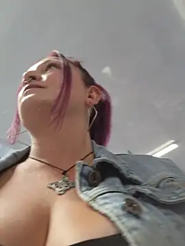 Snapshot of sophie_banger chatting on July 2, 2026, 9:21 pm sophie banger online show from July 2, 2026, 9:21 pm