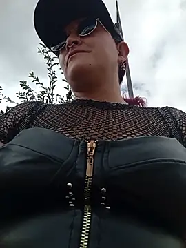 Snapshot of sophie_banger chatting on July 25, 2026, 7:53 pm sophie banger online show from July 25, 2026, 7:53 pm