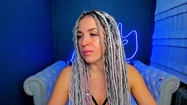 rock n roxy online show from December 5, 2025, 1:27 am