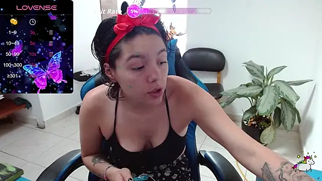 TRIXIE TANG28 online show from April 10, 2026, 8:05 pm