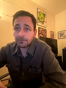 Snapshot of defbond420 chatting on October 18, 2025, 8:44 pm defbond420 online show from October 18, 2025, 8:44 pm