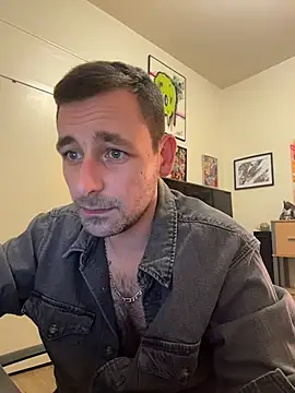 Snapshot of defbond420 chatting on November 19, 2025, 10:21 pm defbond420 online show from November 19, 2025, 10:21 pm