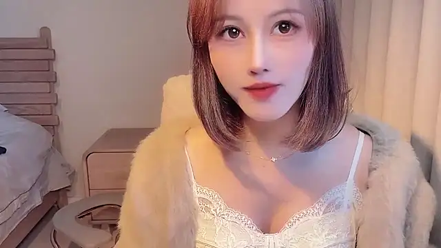 Snapshot of Krismil3 chatting on December 3, 2025, 2:01 am Krismil3 online show from December 3, 2025, 2:01 am