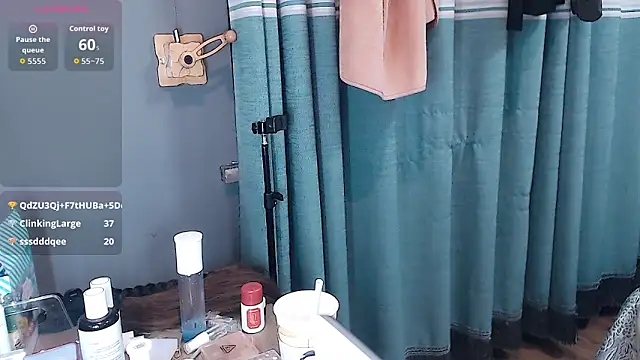 Snapshot of Shenman-88 chatting on November 3, 2025, 4:43 pm Shenman-88 online show from November 3, 2025, 4:43 pm