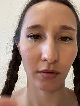 cutte dora online show from February 26, 2025, 1:43 pm