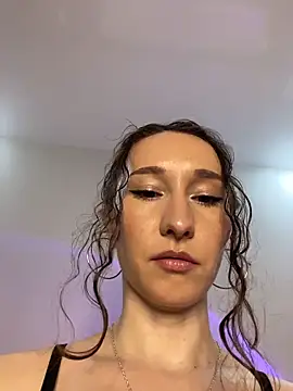 Snapshot of cutte_dora chatting on April 12, 2026, 3:59 pm cutte dora online show from April 12, 2026, 3:59 pm