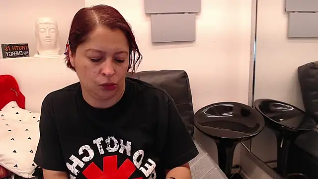 Snapshot of eva_twiss chatting on June 9, 2026, 11:33 am eva twiss online show from June 9, 2026, 11:33 am