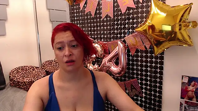 Snapshot of eva_twiss chatting on June 18, 2026, 12:32 pm eva twiss online show from June 18, 2026, 12:32 pm