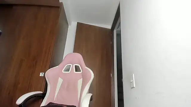 Snapshot of Cielo_999 chatting on December 5, 2025, 11:42 am Cielo 999 online show from December 5, 2025, 11:42 am