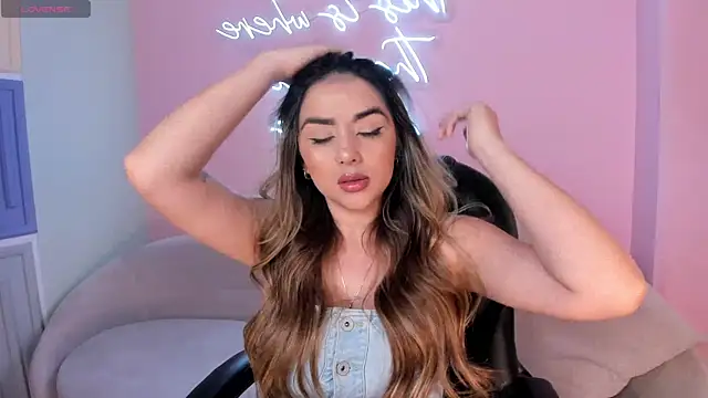 Snapshot of ChloePreston_ chatting on March 14, 2025, 10:39 am ChloePreston online show from March 14, 2025, 10:39 am