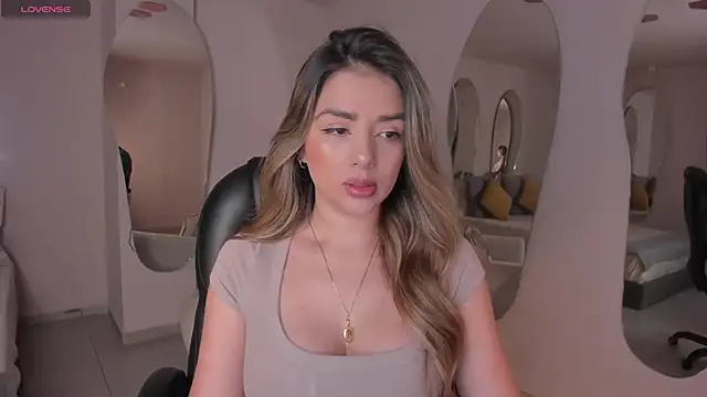 Snapshot of ChloePreston_ chatting on March 4, 2025, 10:35 am ChloePreston online show from March 4, 2025, 10:35 am