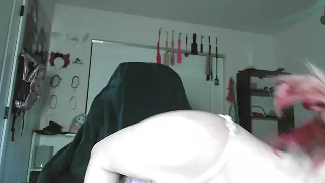 Snapshot of GoddessPinxx chatting on May 19, 2026, 3:30 pm GoddessPinxx online show from May 19, 2026, 3:30 pm