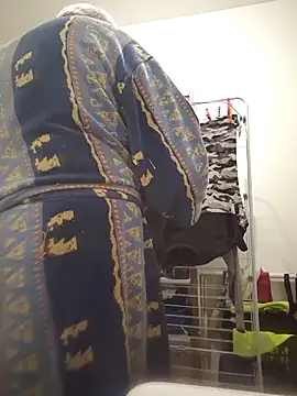 Snapshot of Bretoncool chatting on October 30, 2025, 1:42 pm Bretoncool online show from October 30, 2025, 1:42 pm