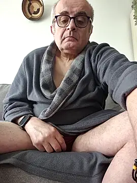 Snapshot of Bretoncool chatting on May 13, 2026, 12:01 pm Bretoncool online show from May 13, 2026, 12:01 pm