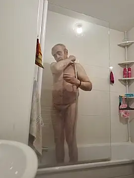 Snapshot of Bretoncool chatting on November 14, 2025, 4:54 pm Bretoncool online show from November 14, 2025, 4:54 pm