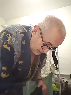 Snapshot of Bretoncool chatting on October 25, 2025, 1:23 pm Bretoncool online show from October 25, 2025, 1:23 pm