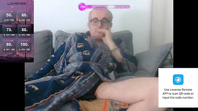 Snapshot of Bretoncool chatting on November 6, 2025, 12:42 pm Bretoncool online show from November 6, 2025, 12:42 pm