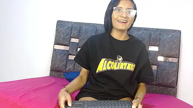 valentina lov online show from September 17, 2025, 12:07 pm