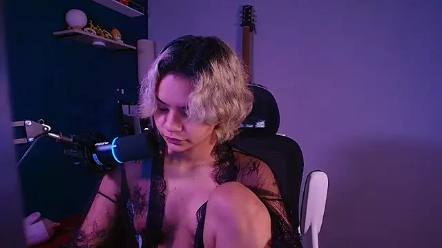 marlena3312 online show from February 11, 2026, 2:28 pm