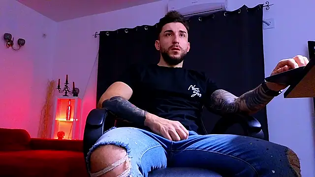 MightyAaron66 online show from November 27, 2025, 4:46 am