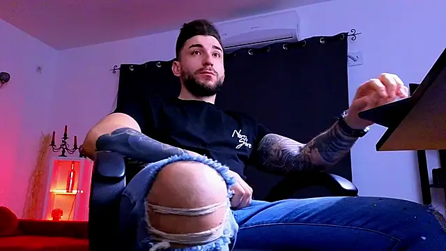 MightyAaron66 online show from January 19, 2026, 5:44 am