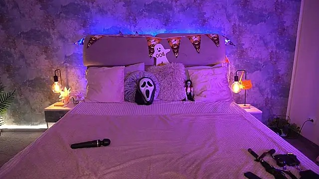 Snapshot of KiraRoxx chatting on October 25, 2025, 8:42 pm KiraRoxx online show from October 25, 2025, 8:42 pm