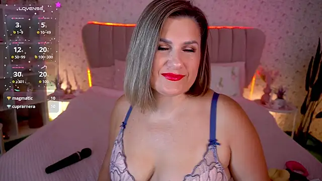 KiraRoxx online show from August 10, 2026, 12:17 am