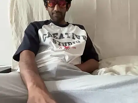 Snapshot of dominanthubby chatting on June 10, 2026, 9:21 am dominanthubby online show from June 10, 2026, 9:21 am