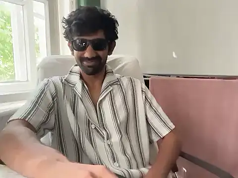 Snapshot of dominanthubby chatting on June 4, 2026, 8:08 am dominanthubby online show from June 4, 2026, 8:08 am