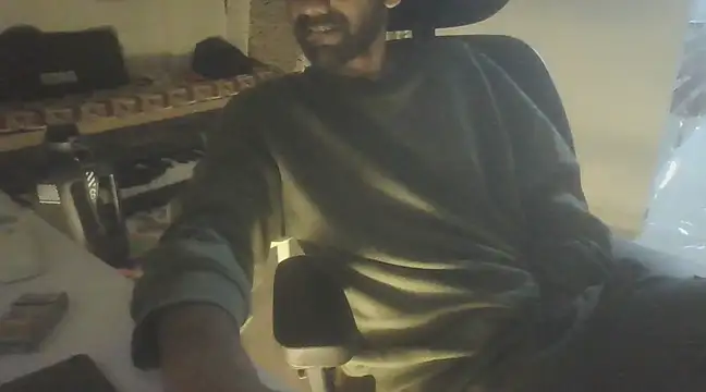 Snapshot of dominanthubby chatting on December 3, 2024, 5:17 pm dominanthubby online show from December 3, 2024, 5:17 pm