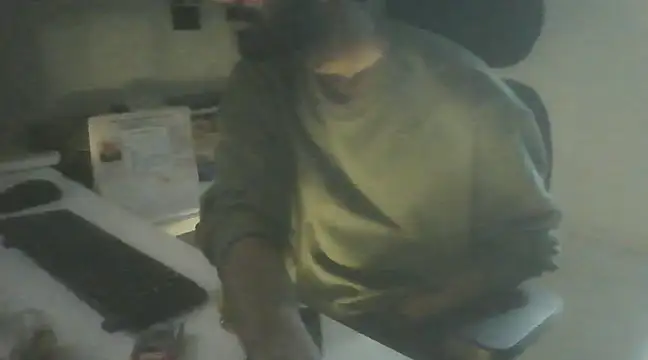 Snapshot of dominanthubby chatting on December 21, 2024, 10:40 pm dominanthubby online show from December 21, 2024, 10:40 pm