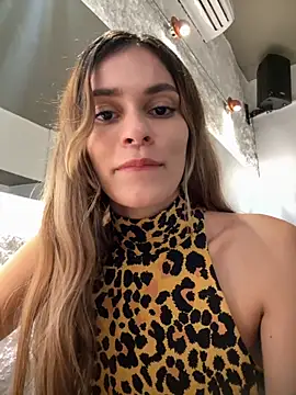 Snapshot of cuteluci_ chatting on October 11, 2025, 10:44 pm cuteluci online show from October 11, 2025, 10:44 pm