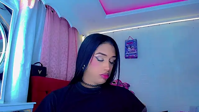 NahomiCamper online show from June 11, 2026, 1:49 am