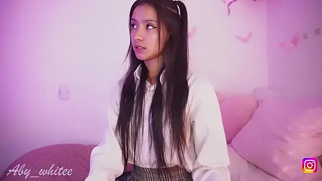 Snapshot of AbyWhitee chatting on November 5, 2025, 10:51 am AbyWhitee online show from November 5, 2025, 10:51 am