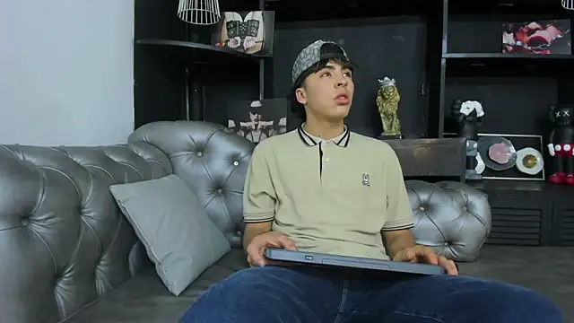 HeellBoy  online show from October 11, 2025, 8:10 pm