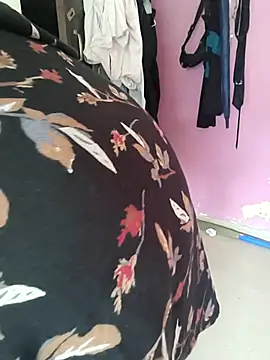 Snapshot of samitasharma chatting on July 19, 2026, 6:44 am samitasharma online show from July 19, 2026, 6:44 am