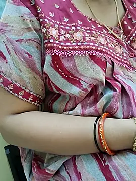 Snapshot of samitasharma chatting on July 8, 2026, 7:31 am samitasharma online show from July 8, 2026, 7:31 am