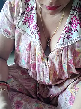 Snapshot of samitasharma chatting on July 13, 2026, 4:23 am samitasharma online show from July 13, 2026, 4:23 am