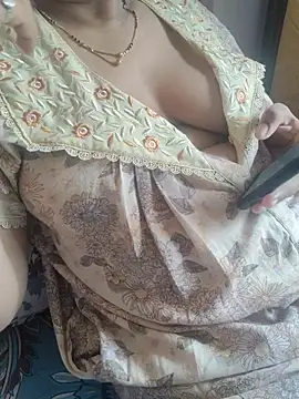 Snapshot of samitasharma chatting on August 5, 2026, 6:51 am samitasharma online show from August 5, 2026, 6:51 am