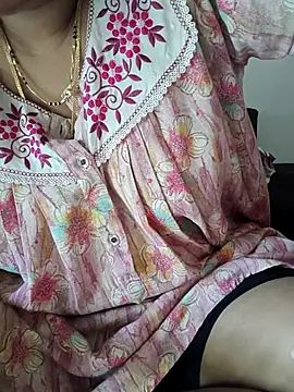 Snapshot of samitasharma chatting on July 30, 2026, 5:17 am samitasharma online show from July 30, 2026, 5:17 am