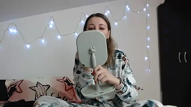 SweetMaddy888 online show from January 4, 2025, 4:12 am