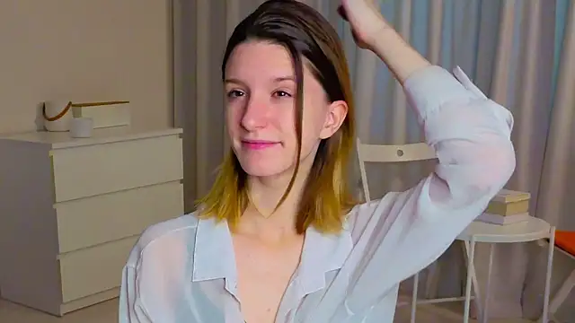 Fellissa online show from September 30, 2025, 4:07 am