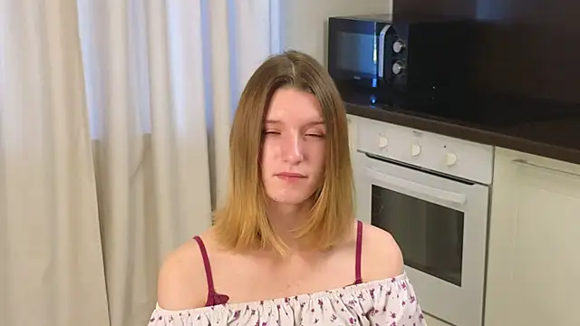 Fellissa online show from September 12, 2025, 4:12 am